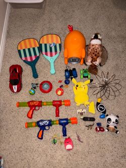 Toy  Bundle $5 MOVING NEED GONE TODAY