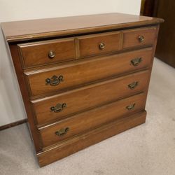 Antique Ethan Allen Heirloom Nutmeg Maple Dresser