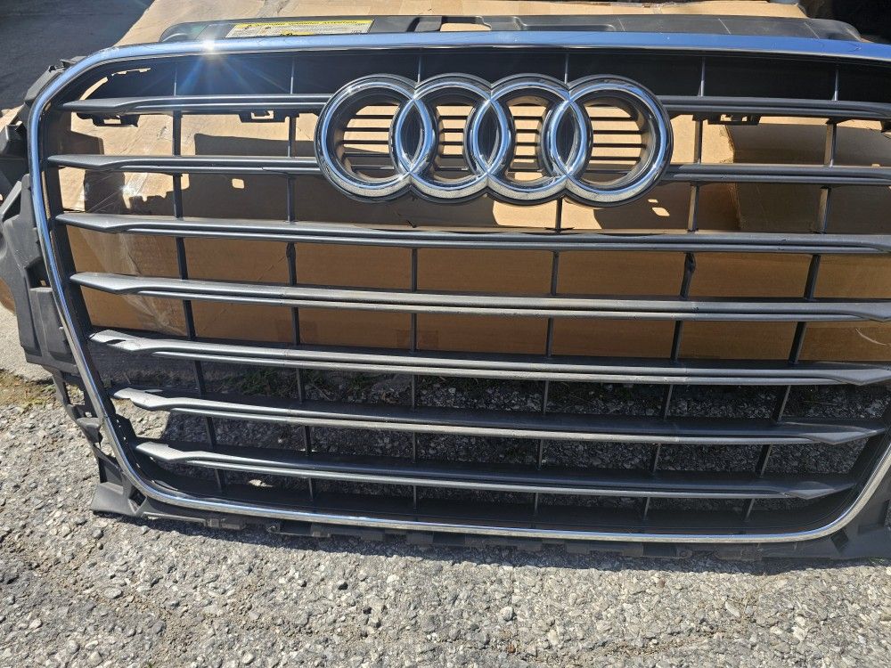2015 2016 Audi A3 Front Grille Assembly Black & Chrome OEM !!