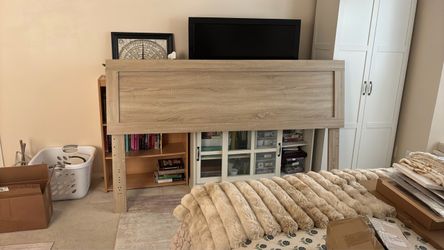 Free king headboard