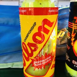 VINTAGE WILSON TENNIS BALLS