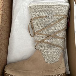 NEW Muk Luks Women’s Boots – Size 9.5 – Never Worn w/ Box