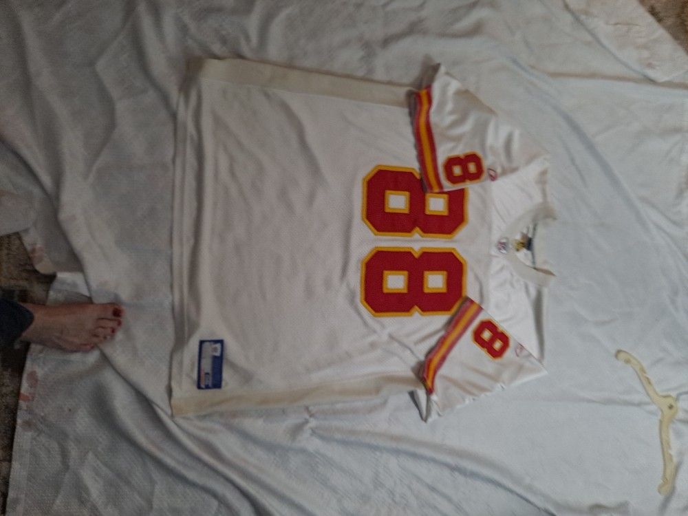 Kansas City Chiefs Number 88 Gonzalez