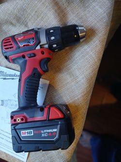 M18 milwaukee drill driver And battery 4.0ah