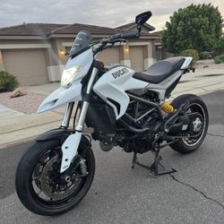 2014 Ducati Hypermotard 821 Streetfighter 