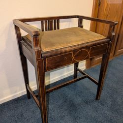 Antique / Vintage piano bench / vanity stool