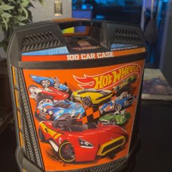 Hot Wheels Car Case w/cars