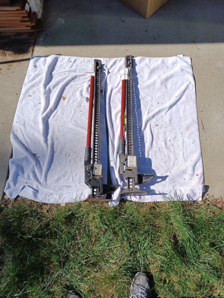 Carolina Bumper Jack CA-700 Maximum Lift 7,000 Lbs