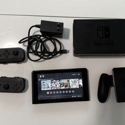 Nintendo Switch (Original Model) – Excellent Condition, Dock + Accessories Included