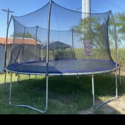 Trampoline 