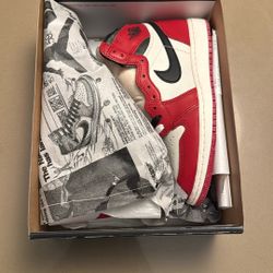 Jordan 1 Chicago Lost and Found Size 4Y