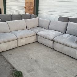 5 PIECE FABRIC MODULAR SECTIONAL WITH POWER FOOTREST 