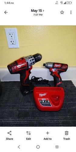 Makita 12V cordless impact driver  and drill driver with battery and charger in excellent working condition