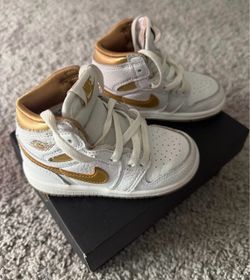 Toddler Size 7C Jordan 1 Retro High OG Shoes