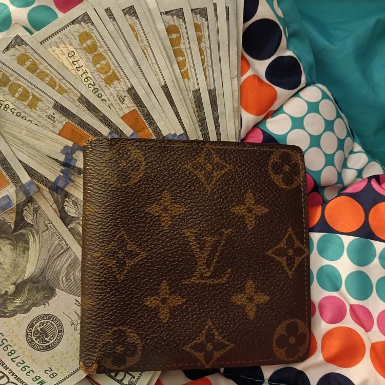 Authentic Louis Vuitton Wallet for Sale in Boulder, CO - OfferUp