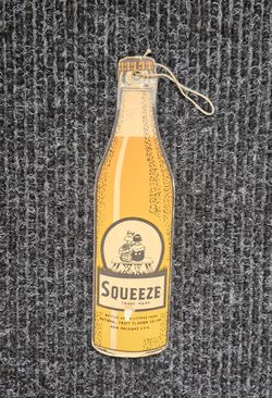 Squeeze Cardboard Fan Pull