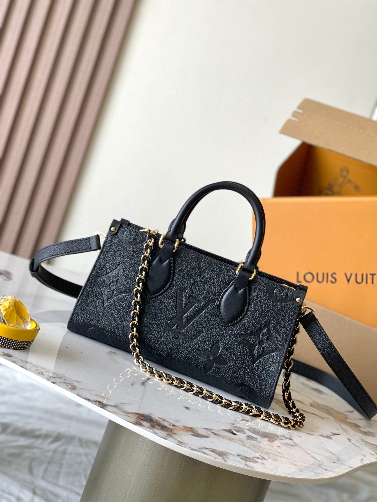 LV On TheGo East West