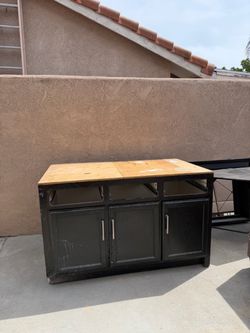 Kitchen island