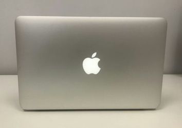 Apple MacBook Pro Gently used Make reasonable offer.... No low ballers will not respond..