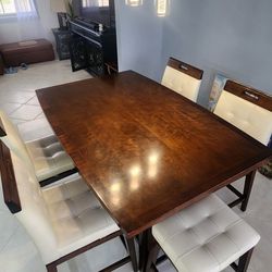 Hardwood Dining Table With Six Chair