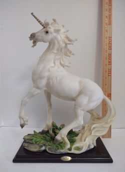 Unicorn Figurine De Capoli Collection