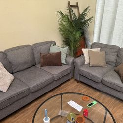 Aulora Couch