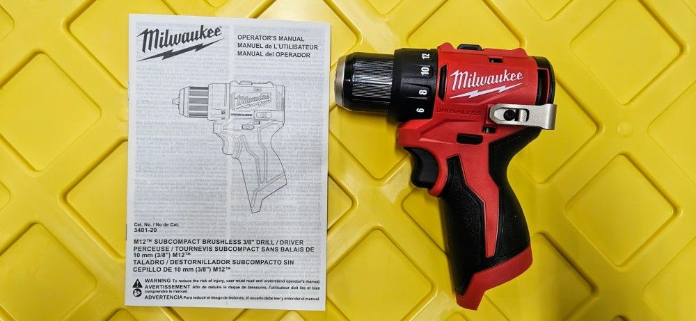 milwaukee M12 subcompact brushless drill / driver