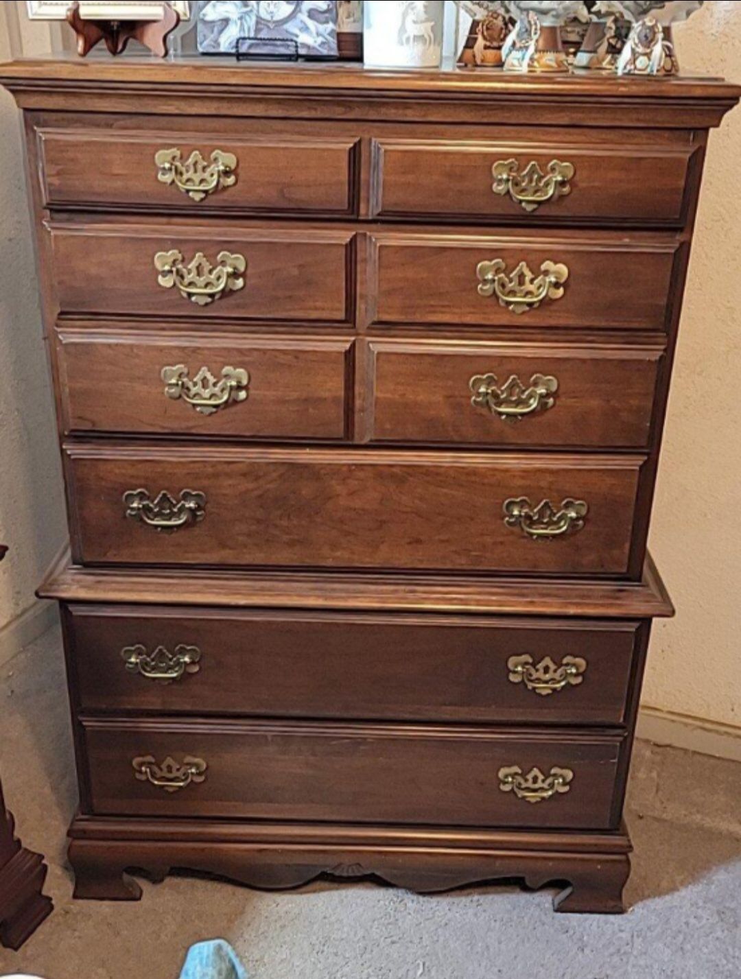 Three piece wooden dresser set