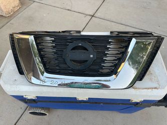 2018-2020 Nissan Rogue Front Grille