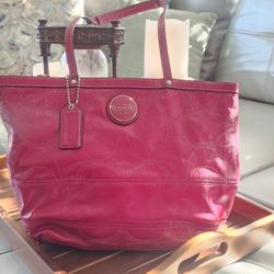 Signature Coach Pink Leather Tote with Glossy Finish-Perfect For Summer