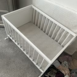 Baby Crib 