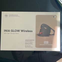 brand new LED light therapy mask