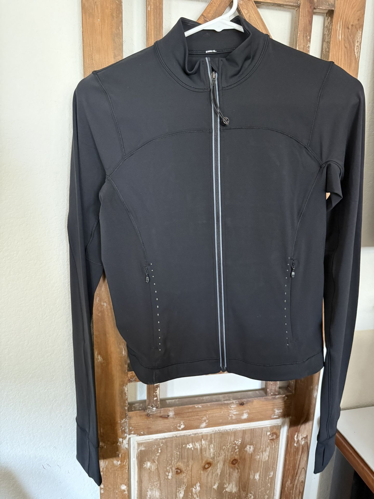 Lululemon Lightweight UV Protection Running Jacket NWOT Size 6