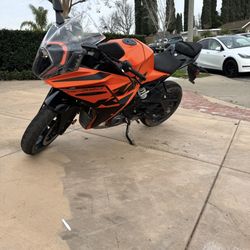 KTM RC390 (2022)