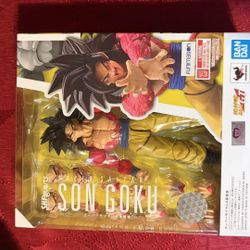 S.H. Figuarts Super Saiyan 4 Goku