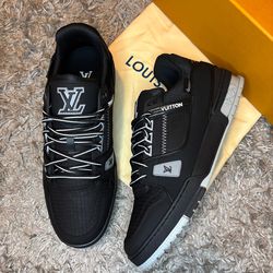 Lv Shoe size 11