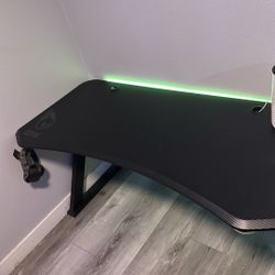 DPS  RADIUS gaming Desk 