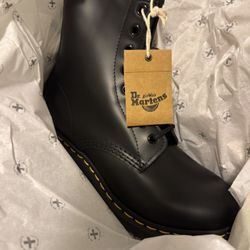 Dr. Martens Brand New Sz7 Boots