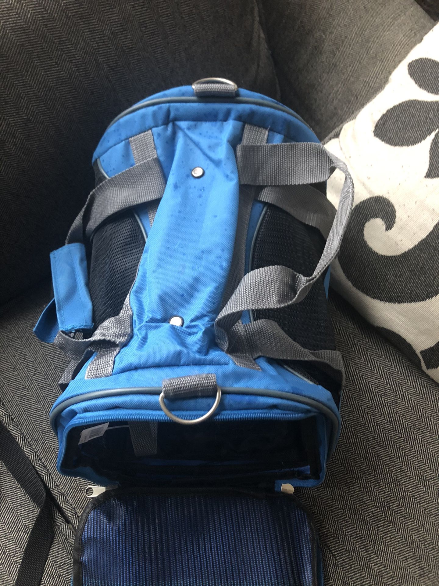 Pet carrier up to 20 lb, like new