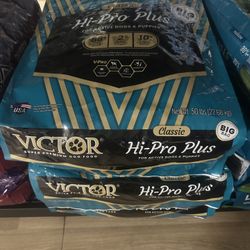 Víctor dog food 50lbs 