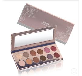 NEW girlactik The Essential Palette