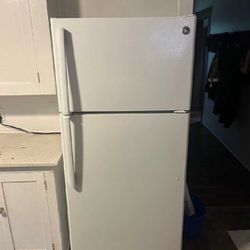 GE Refrigerator/Freezer Combo