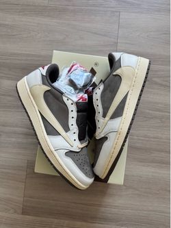 Size 9 men Jordan 1 low reverse mocha ☕️