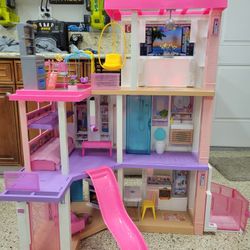 Barbie Dream House 