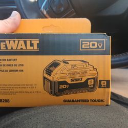 Dewalt 20v 8AH Battery (1)