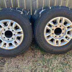 brand new -8 lug 2500 silverado 