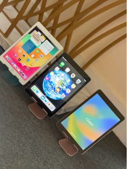 $135.  IPad 5ta generación desbloqueado si