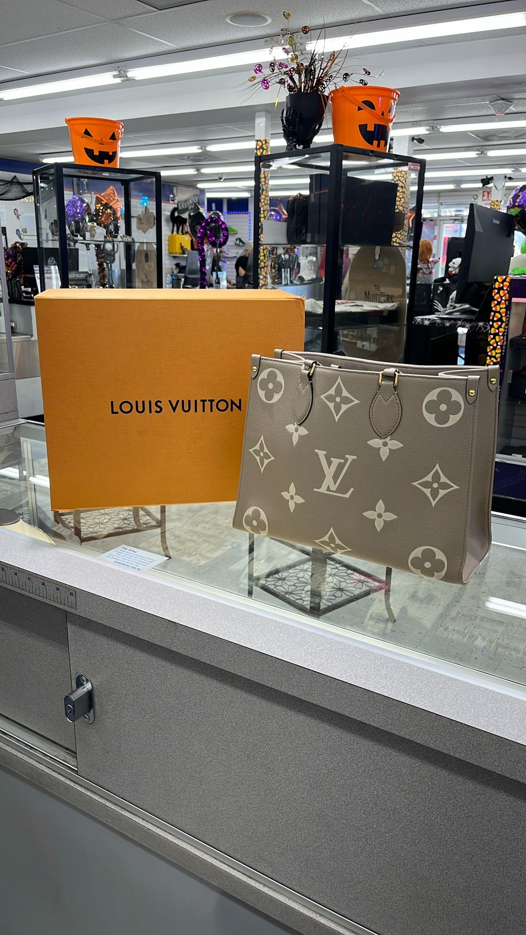 Louis Vuitton 