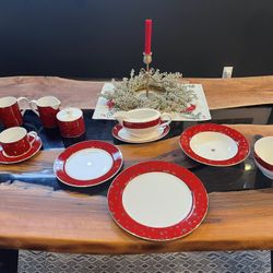 66 Piece Galaxy Fine Porcelain , 14 K Gold, Dinnerware Set By Sakura