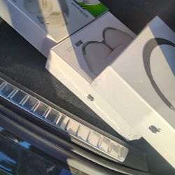 Apple Headphones 